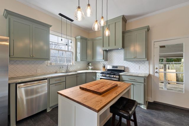 125 S 12th Ave., Hattiesburg, MS 39401