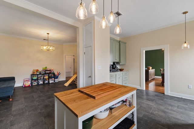 125 S 12th Ave., Hattiesburg, MS 39401