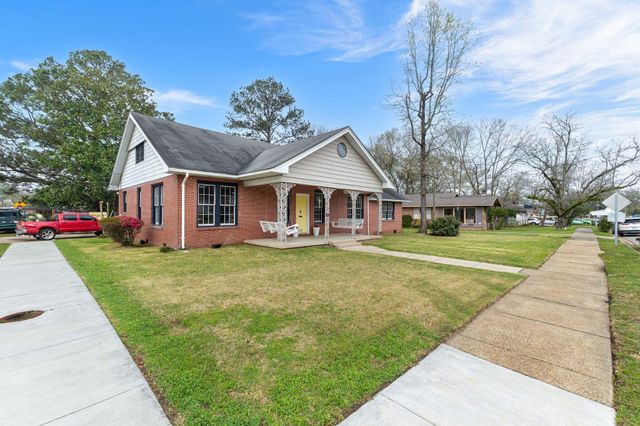 125 S 12th Ave., Hattiesburg, MS 39401