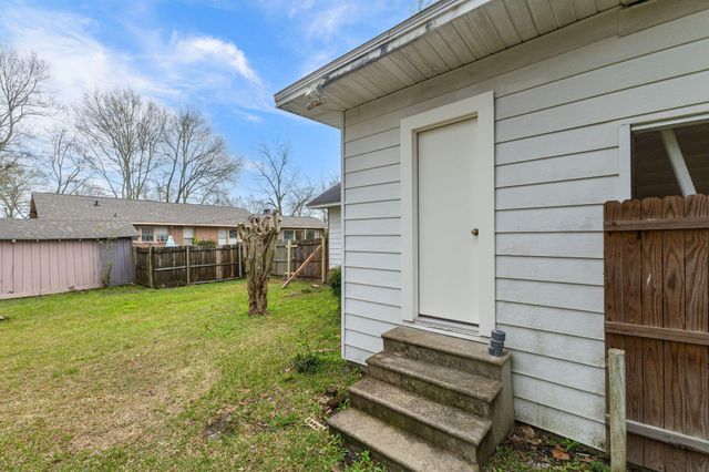 125 S 12th Ave., Hattiesburg, MS 39401