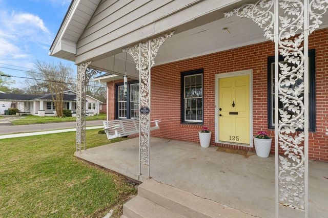 125 S 12th Ave., Hattiesburg, MS 39401