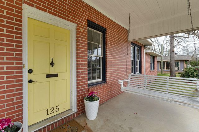 125 S 12th Ave., Hattiesburg, MS 39401