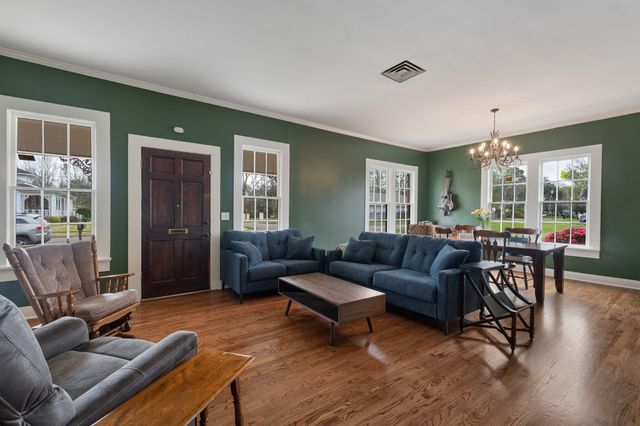 125 S 12th Ave., Hattiesburg, MS 39401