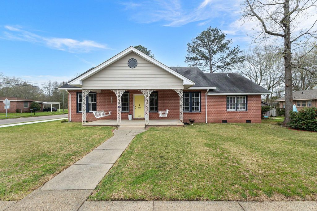 125 S 12th Ave., Hattiesburg, MS 39401