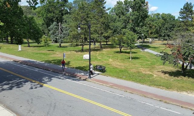 140 Elm St 4, Worcester, MA 01609
