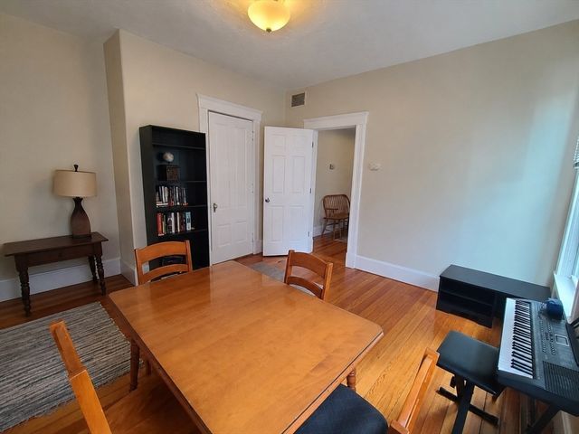 140 Elm St 4, Worcester, MA 01609