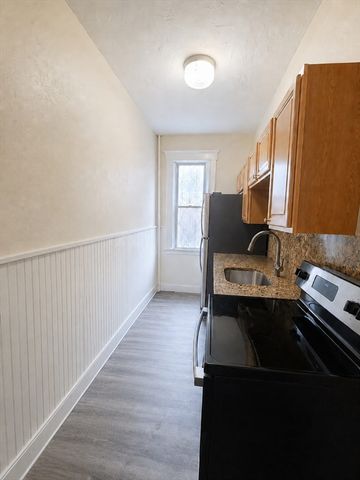 140 Elm St 4, Worcester, MA 01609