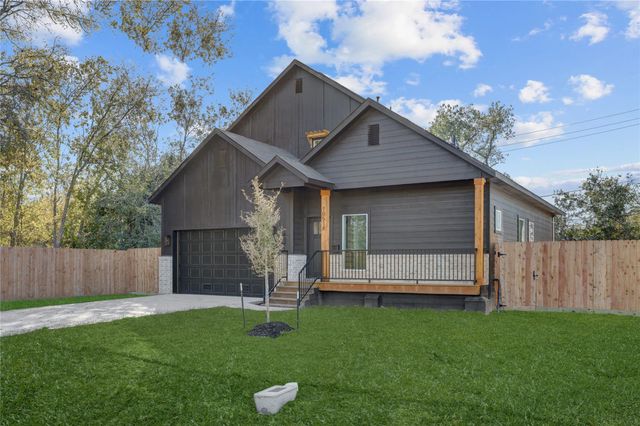 10518 Ashville Drive, Houston, TX 77051