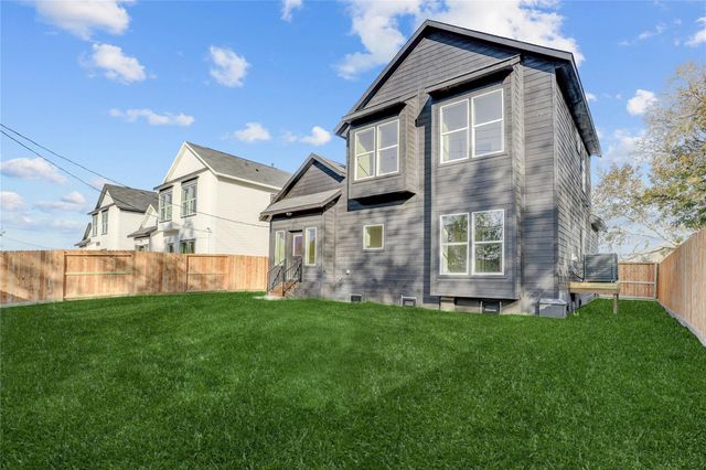 10518 Ashville Drive, Houston, TX 77051