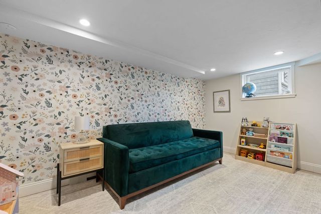 33-R Belmont 33R, Boston, MA 02129