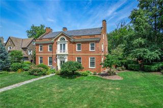 13410 Lake Avenue, Lakewood, OH 44107