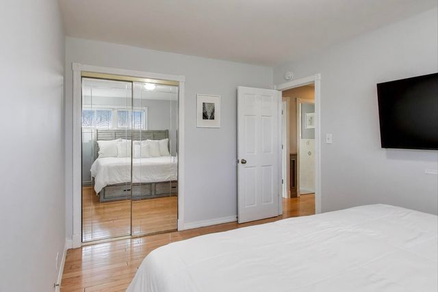 412 N Ridgeland Avenue, Elmhurst, IL 60126