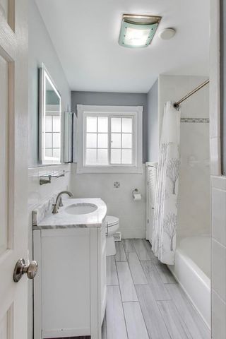 412 N Ridgeland Avenue, Elmhurst, IL 60126