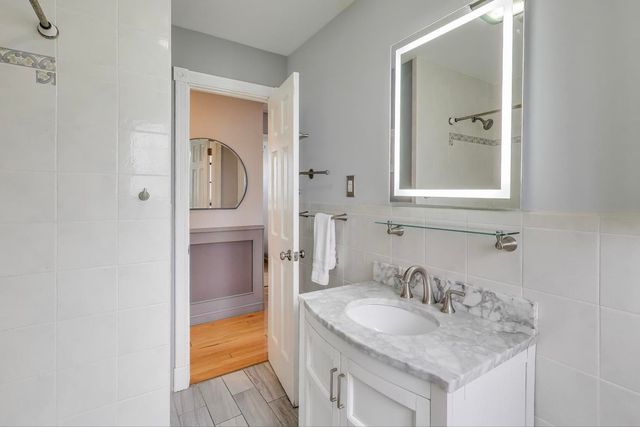 412 N Ridgeland Avenue, Elmhurst, IL 60126