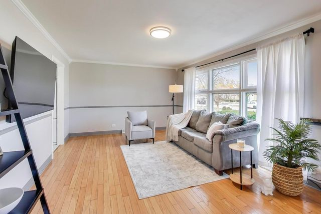 412 N Ridgeland Avenue, Elmhurst, IL 60126