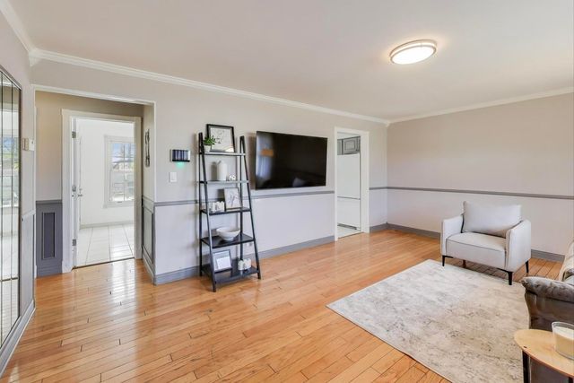 412 N Ridgeland Avenue, Elmhurst, IL 60126