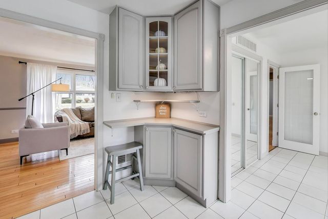 412 N Ridgeland Avenue, Elmhurst, IL 60126