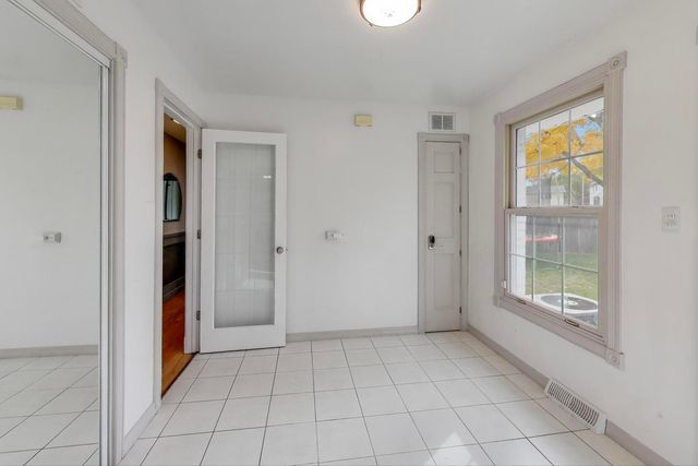 412 N Ridgeland Avenue, Elmhurst, IL 60126