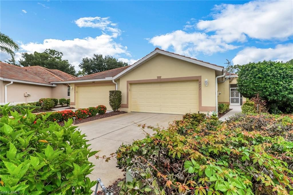 2277 Carnaby CT, Lehigh Acres, FL 33973