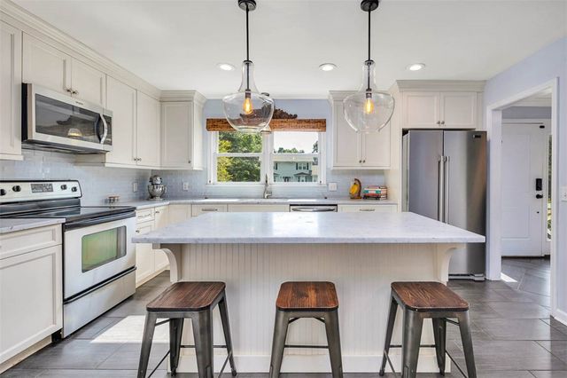 302 Wormslow Court, St Simons Island, GA 31522