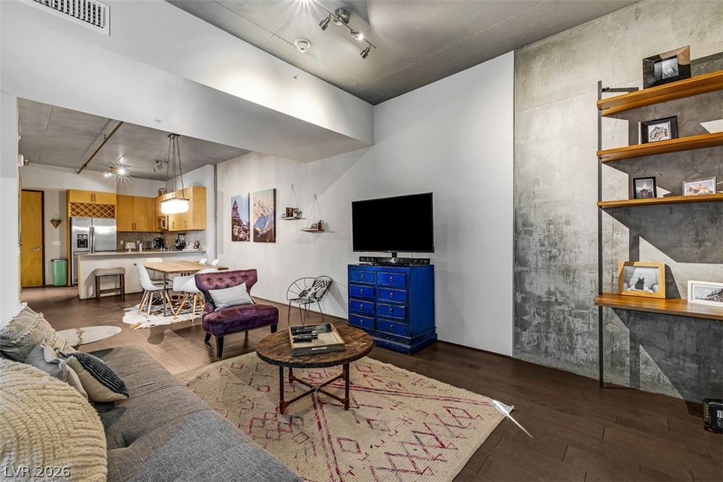 353 East Bonneville Avenue 555, Las Vegas, NV 89101