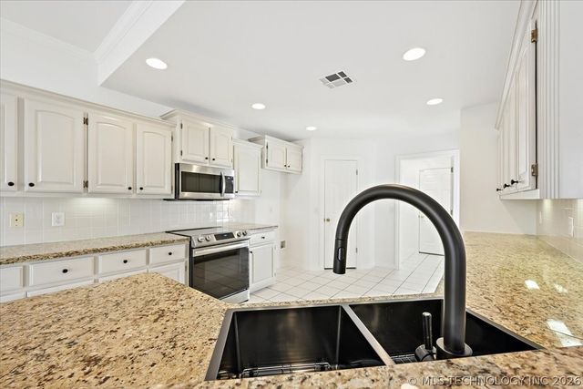 14101 E 87th Street N, Owasso, OK 74055