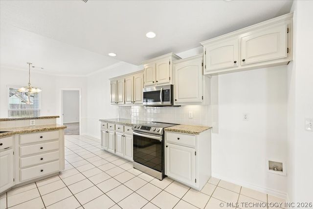 14101 E 87th Street N, Owasso, OK 74055