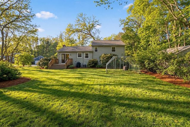 19 Lantern Ln, Chelmsford, MA 01824