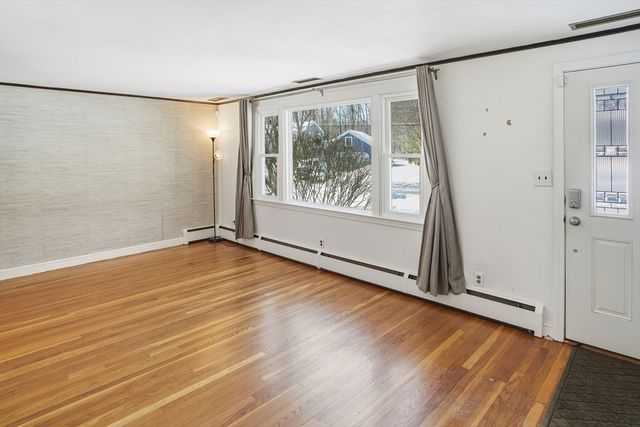 19 Lantern Ln, Chelmsford, MA 01824