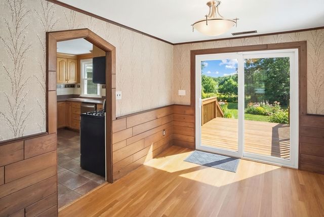 19 Lantern Ln, Chelmsford, MA 01824