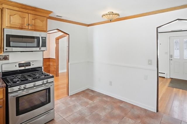 19 Lantern Ln, Chelmsford, MA 01824