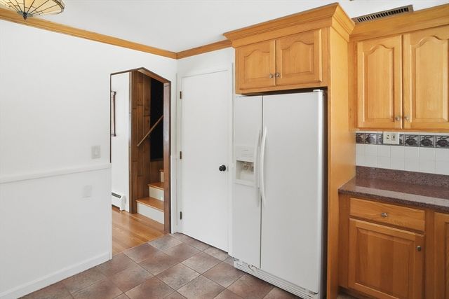 19 Lantern Ln, Chelmsford, MA 01824