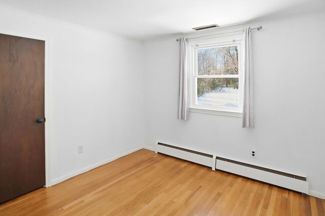 19 Lantern Ln, Chelmsford, MA 01824