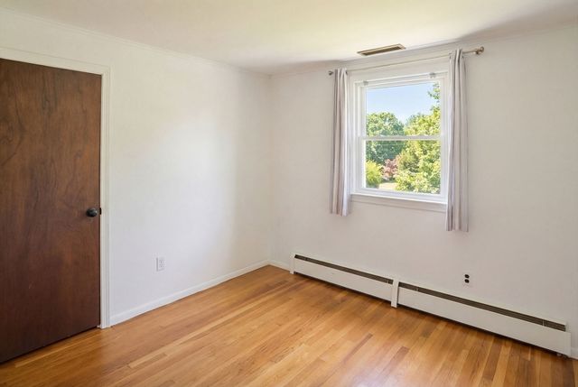 19 Lantern Ln, Chelmsford, MA 01824