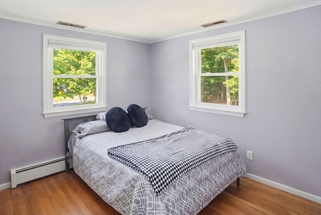 19 Lantern Ln, Chelmsford, MA 01824