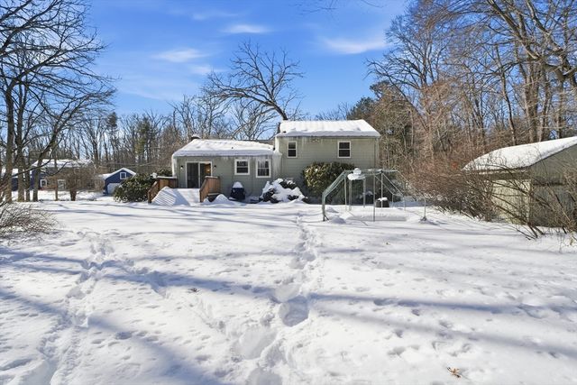 19 Lantern Ln, Chelmsford, MA 01824