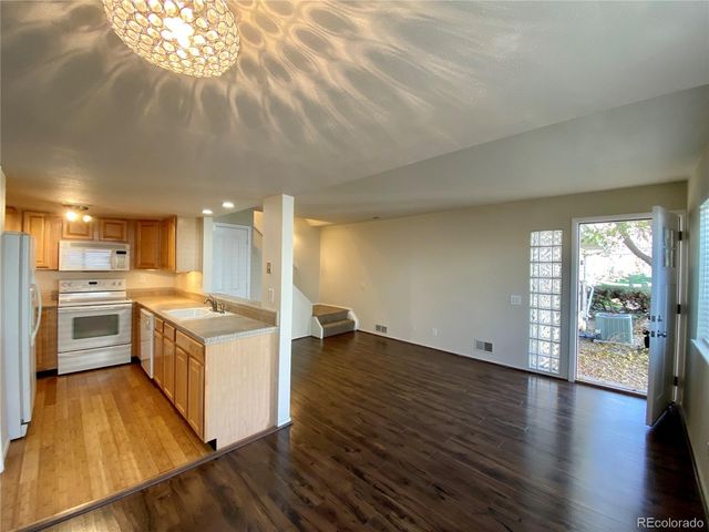 9255 E Lehigh Avenue 223, Denver, CO 80237