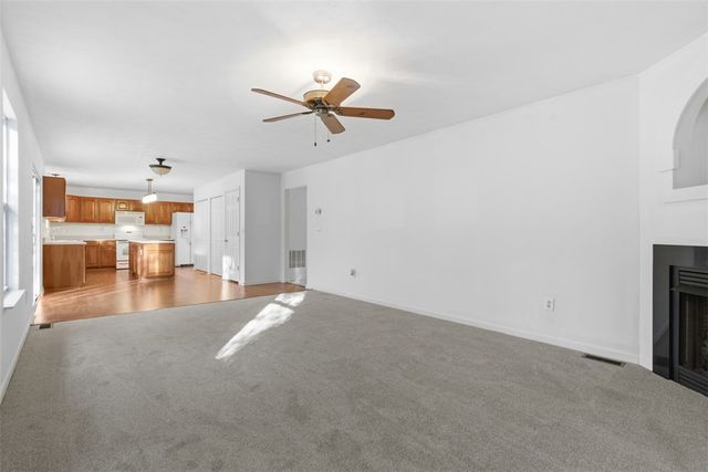 705 Sunrise Dr, Allegheny Twp, PA 15656