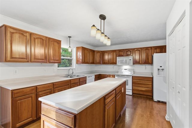 705 Sunrise Dr, Allegheny Twp, PA 15656