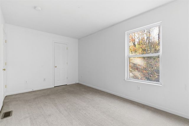 705 Sunrise Dr, Allegheny Twp, PA 15656