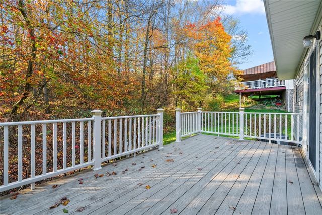 705 Sunrise Dr, Allegheny Twp, PA 15656