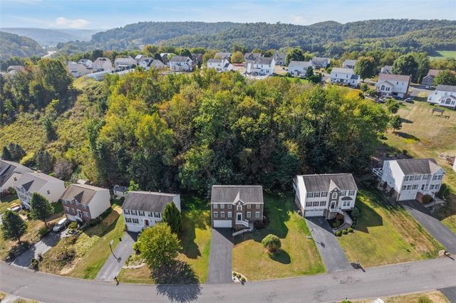 705 Sunrise Dr, Allegheny Twp, PA 15656