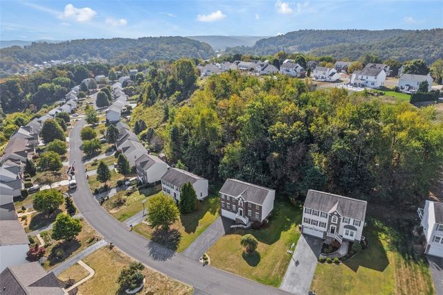 705 Sunrise Dr, Allegheny Twp, PA 15656