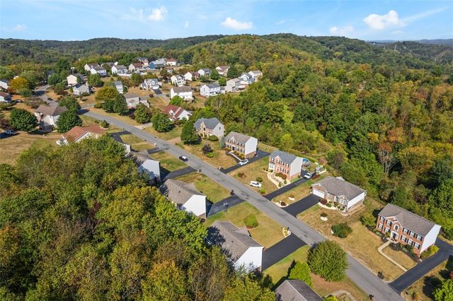 705 Sunrise Dr, Allegheny Twp, PA 15656