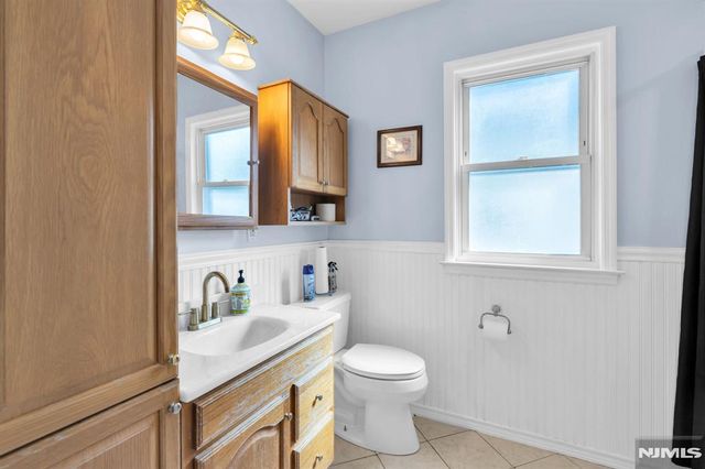 301 Henley Avenue, New Milford, NJ 07646