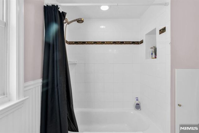 301 Henley Avenue, New Milford, NJ 07646