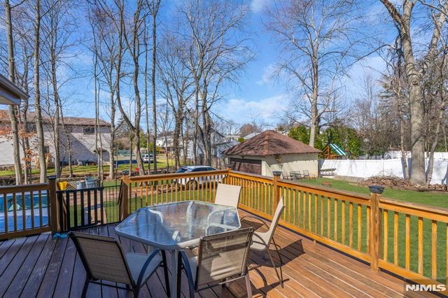 301 Henley Avenue, New Milford, NJ 07646