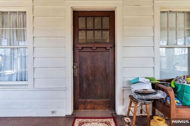 301 Henley Avenue, New Milford, NJ 07646