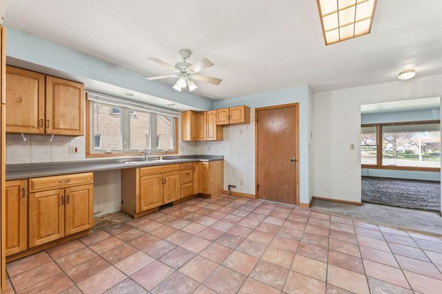 3842 S 77th STREET, Milwaukee, WI 53220