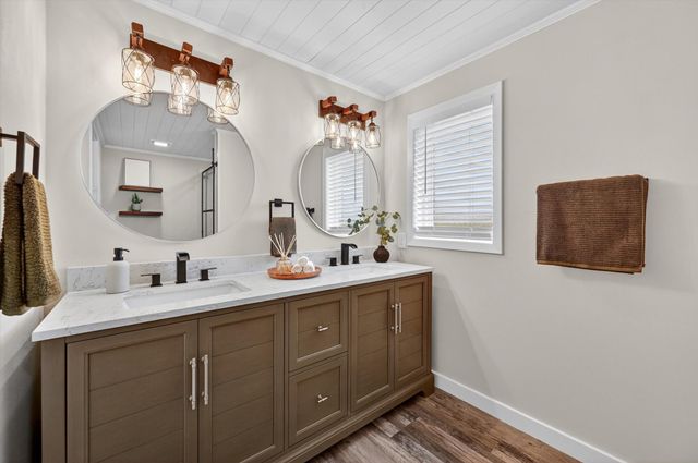704 Spring Miller Court, Arlington, TX 76002